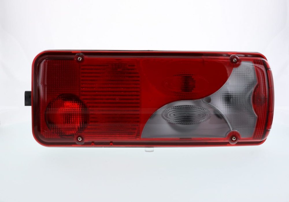 Vignal 155460 LC8 RH REAR COMBINATION Light (Smoked) with SM (Side HDSCS) 12/24V // IVECO