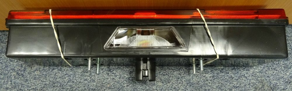 DBG LH/RH BULB REAR COMBINATION Light w/ Number Plate Light (Rear Iveco Connector) - IVECO